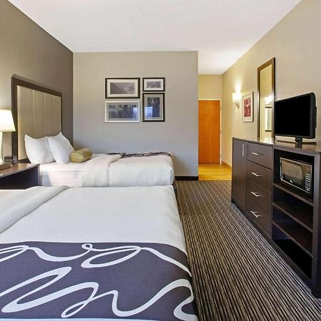 La Quinta Inn & Suites By Wyndham Detroit Metro Airport Romulus Exteriör bild