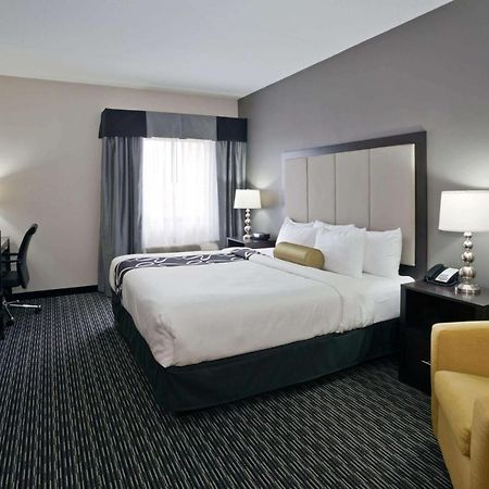 La Quinta Inn & Suites By Wyndham Detroit Metro Airport Romulus Exteriör bild