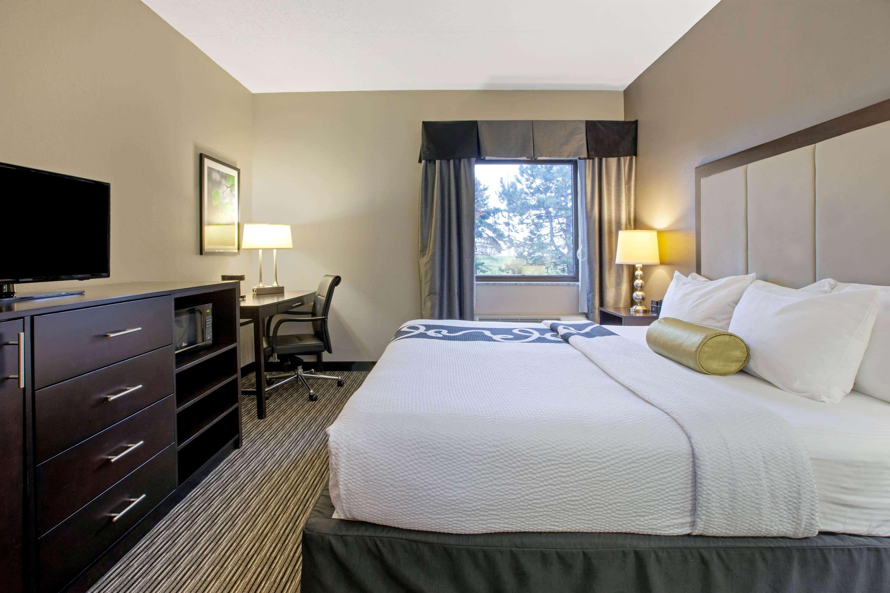 La Quinta Inn & Suites By Wyndham Detroit Metro Airport Romulus Exteriör bild