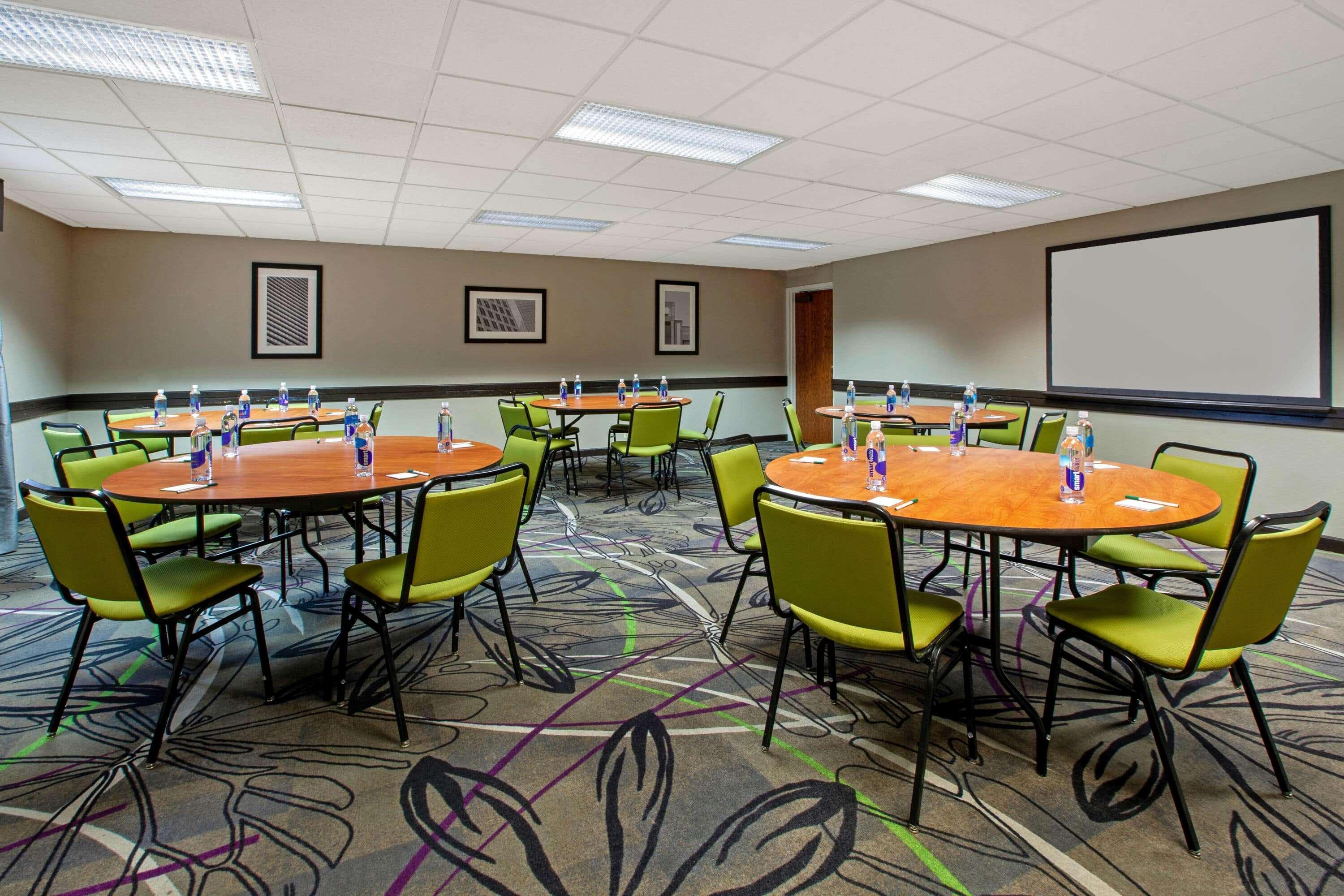 La Quinta Inn & Suites By Wyndham Detroit Metro Airport Romulus Exteriör bild