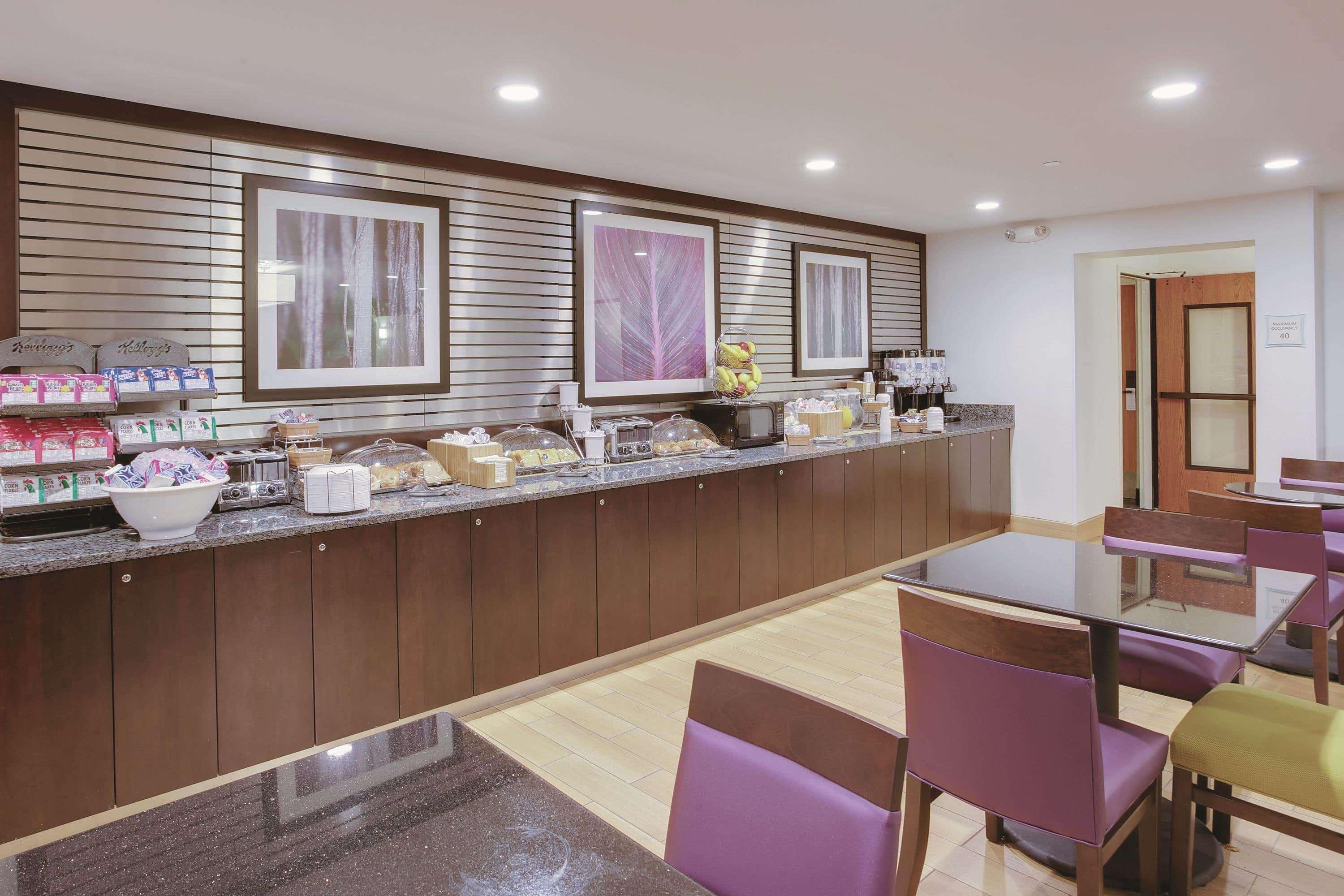 La Quinta Inn & Suites By Wyndham Detroit Metro Airport Romulus Exteriör bild