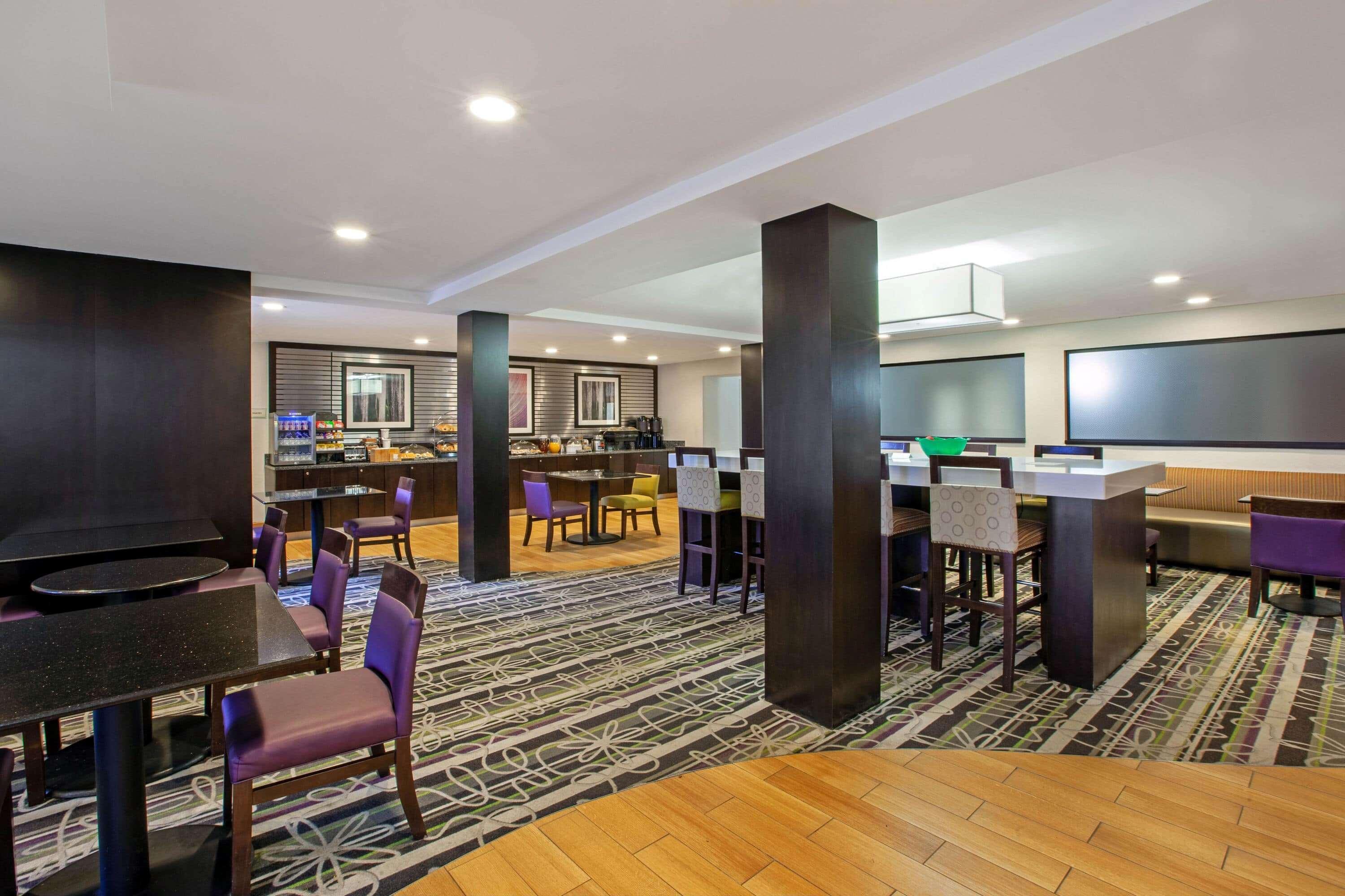 La Quinta Inn & Suites By Wyndham Detroit Metro Airport Romulus Exteriör bild