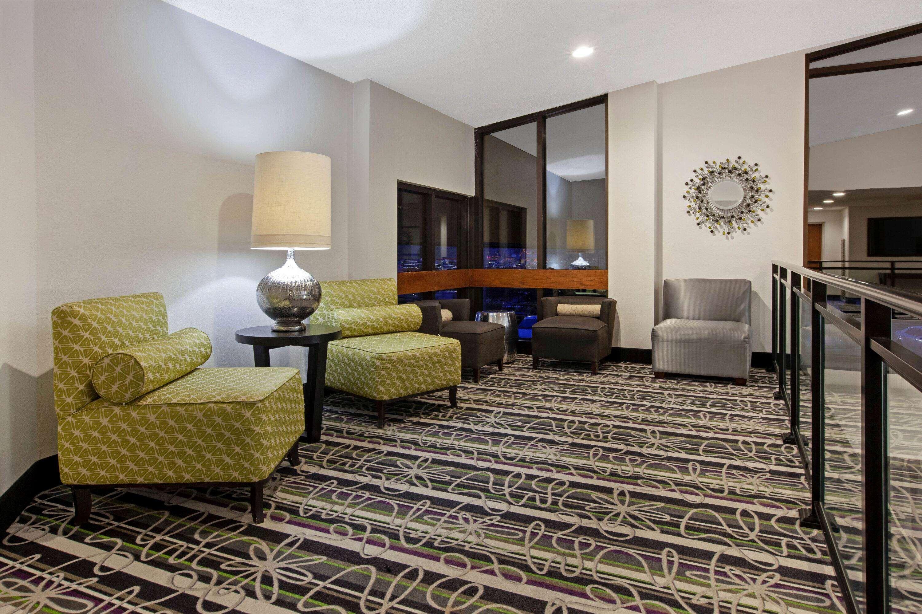 La Quinta Inn & Suites By Wyndham Detroit Metro Airport Romulus Exteriör bild