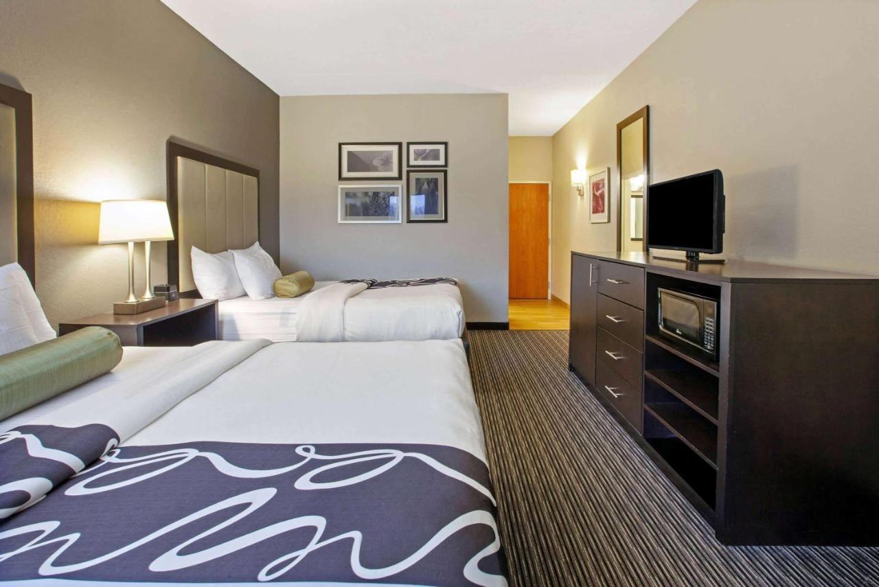 La Quinta Inn & Suites By Wyndham Detroit Metro Airport Romulus Exteriör bild