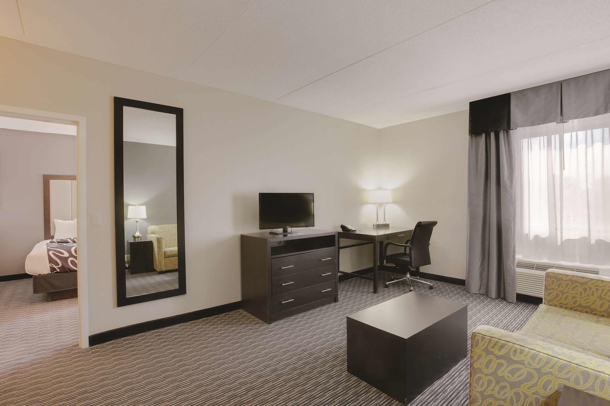 La Quinta Inn & Suites By Wyndham Detroit Metro Airport Romulus Exteriör bild