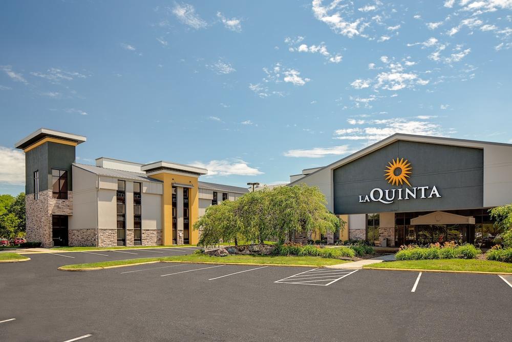 La Quinta Inn & Suites By Wyndham Detroit Metro Airport Romulus Exteriör bild