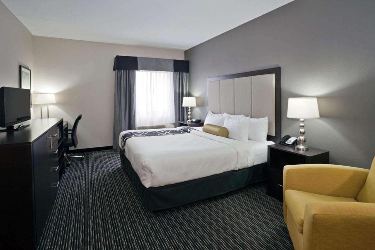 La Quinta Inn & Suites By Wyndham Detroit Metro Airport Romulus Exteriör bild