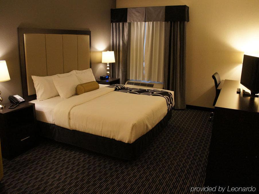 La Quinta Inn & Suites By Wyndham Detroit Metro Airport Romulus Exteriör bild